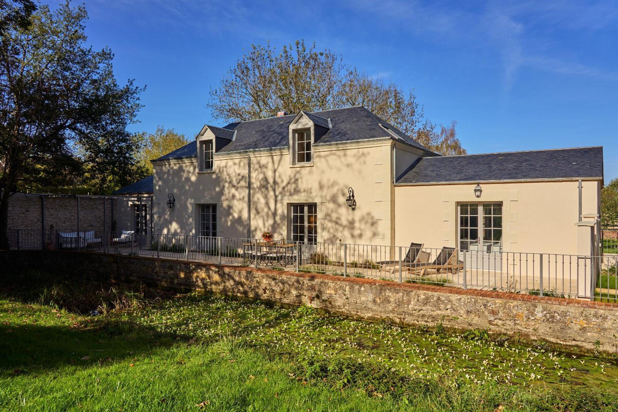 Domaine De La Commanderie De Ballan Exterior photo
